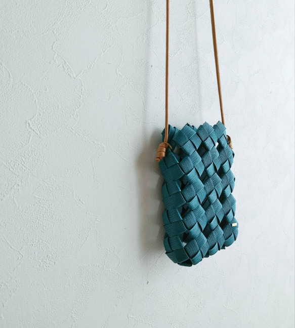 【8色 選べるストラップ 】みんなのスマホショルダー 黒 black ギフトにも人気 4枚目の画像