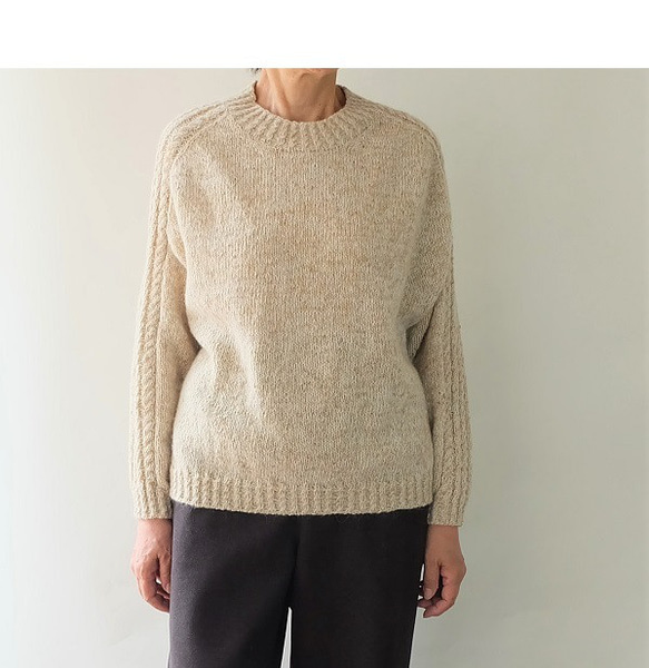 秋冬　手編み　ドロップショルダーセーター「Machinami sweater」ーSand（サンド） 1枚目の画像