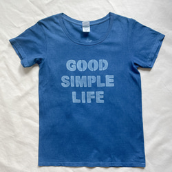 送料無料 "良い人生でシンプルな人生を" GOOD SIMPLE LIFE 藍染Tシャツ 鯨　クジラ ムラ染め 1枚目の画像