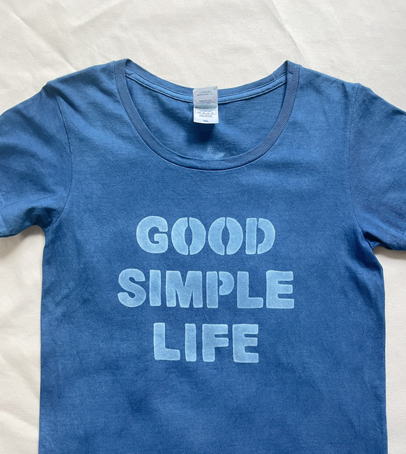 送料無料 "良い人生でシンプルな人生を" GOOD SIMPLE LIFE 藍染Tシャツ 鯨　クジラ ムラ染め 2枚目の画像