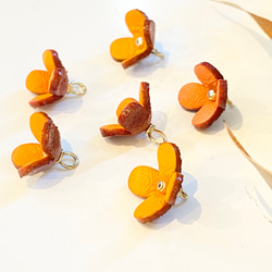 再販【アウトレット3D立体レザーフラワー】カランコエ(ピン付きタイプ)オレンジ6個セット 2枚目の画像
