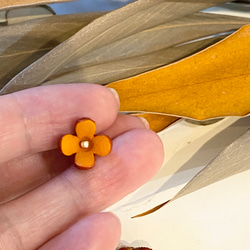 再販【アウトレット3D立体レザーフラワー】カランコエ(ピン付きタイプ)オレンジ6個セット 4枚目の画像