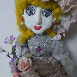 『薔薇淑女』　アンティックドール風　創作人形　フリルなドレス　薔薇のオシャレ帽子 3枚目の画像