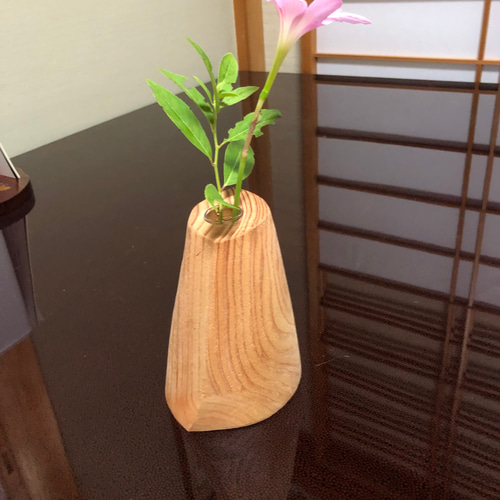 古道具　木工花瓶 樹齢350年を超える箱根旧街道杉並木の杉を再生利用した一輪挿し|SHONAN