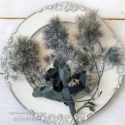 専用＊Christmas＊ブリキアレンジ(スモークツリー) 専用＊Christmas＊ブリキアレンジ(スモークツリー)の通販 by fu