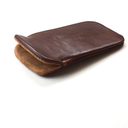 【革を感じる】iPhone14/14Pro チョコ色本革ケースinケース（薄茶色スエード） 6枚目の画像