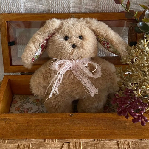 №223 おすましうさぎちゃんの ぬいぐるみ ハンドメイド パッチ