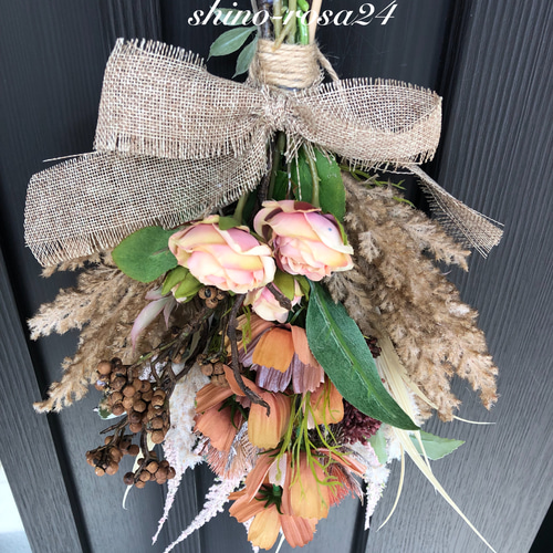 薔薇とコスモスのドライフラワー風スワッグ アートフラワー shino-rosa