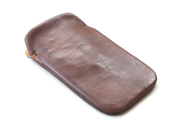 【手感皮革】iPhone14Plus/14pro max 巧克力色真皮保護殼保護套（淺棕色麂皮） 第7張的照片