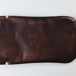 【手感皮革】iPhone14Plus/14pro max 巧克力色真皮保護殼保護套（淺灰色麂皮） 第8張的照片