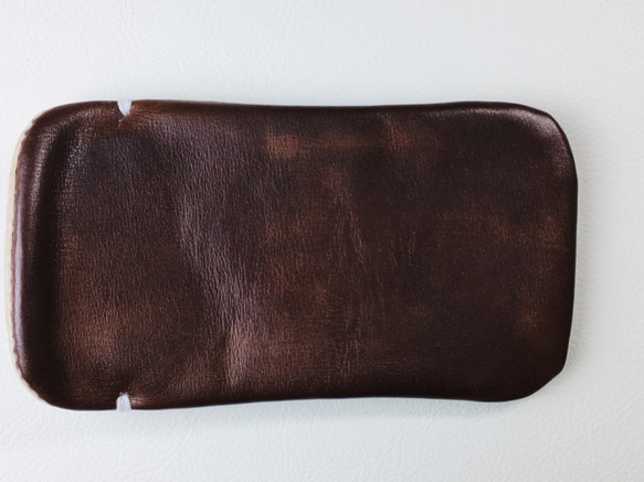 【手感皮革】iPhone14Plus/14pro max 巧克力色真皮保護殼保護套（淺灰色麂皮） 第8張的照片