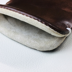 【手感皮革】iPhone14Plus/14pro max 巧克力色真皮保護殼保護套（淺灰色麂皮） 第5張的照片