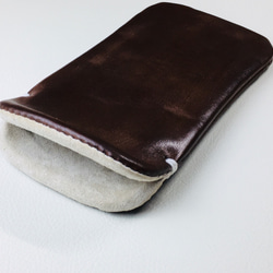 【手感皮革】iPhone14Plus/14pro max 巧克力色真皮保護殼保護套（淺灰色麂皮） 第6張的照片