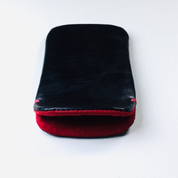 【手感皮革】iPhone14Plus/14 pro max 黑色真皮保護殼保護套（紅色麂皮） 第3張的照片