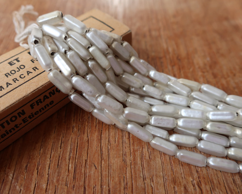 フランスアンティーク ヴィンテージ スフレガラスビーズ 0.85cm 直方体