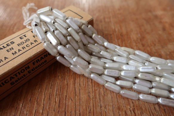 フランスアンティーク ヴィンテージ スフレガラスビーズ 0.85cm 直方体