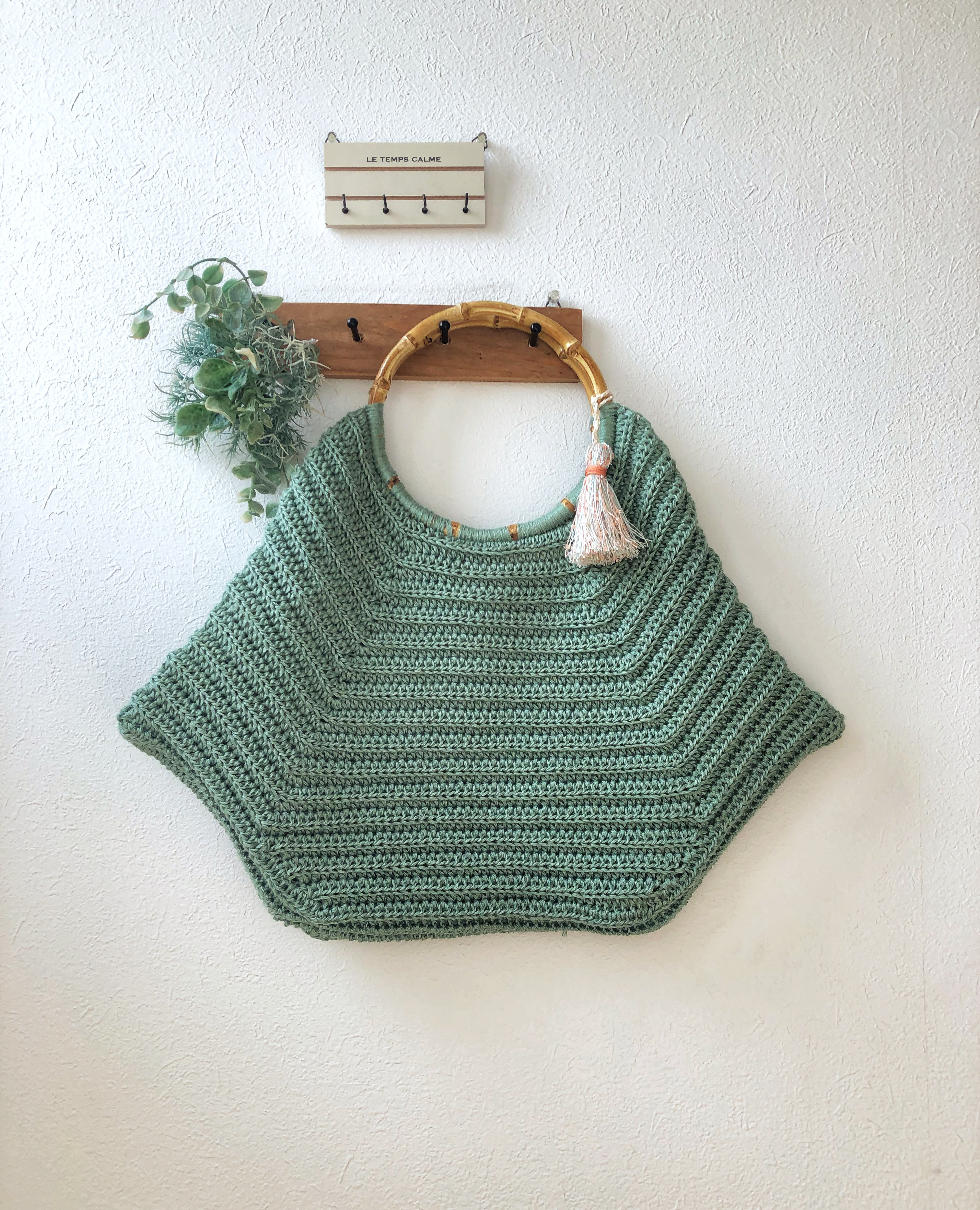 リネンのバンブーハンドルかごバッグ《スモーキーグリーン》