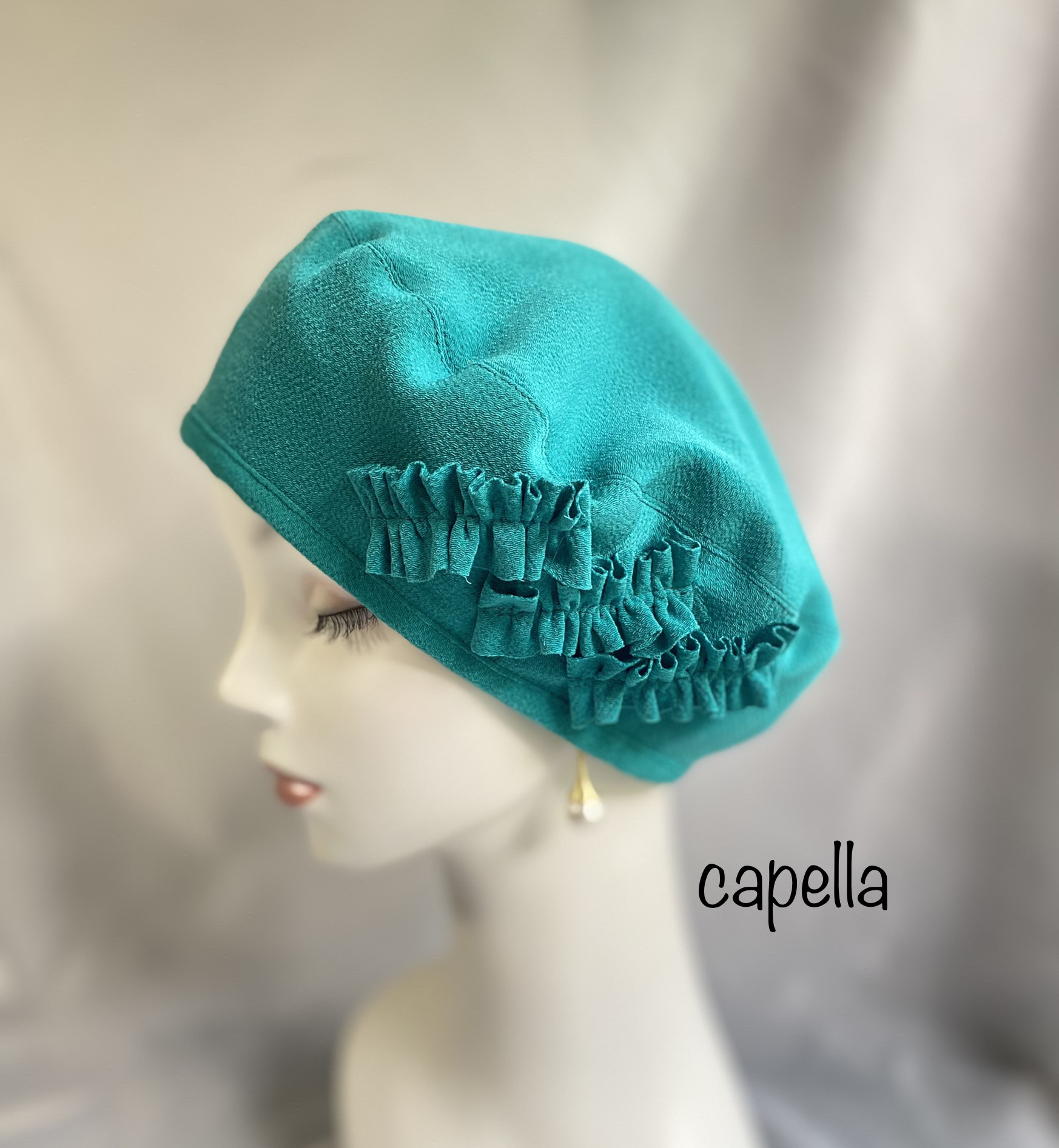 capella ふわふわ京ちりめんのフリルベレー帽　冬の差し色にステキです！