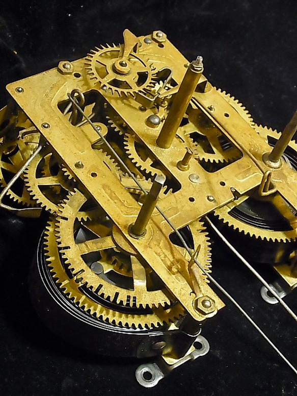 本物志向。戦前に製造された、柱時計の機械です。h -145 3枚目の画像