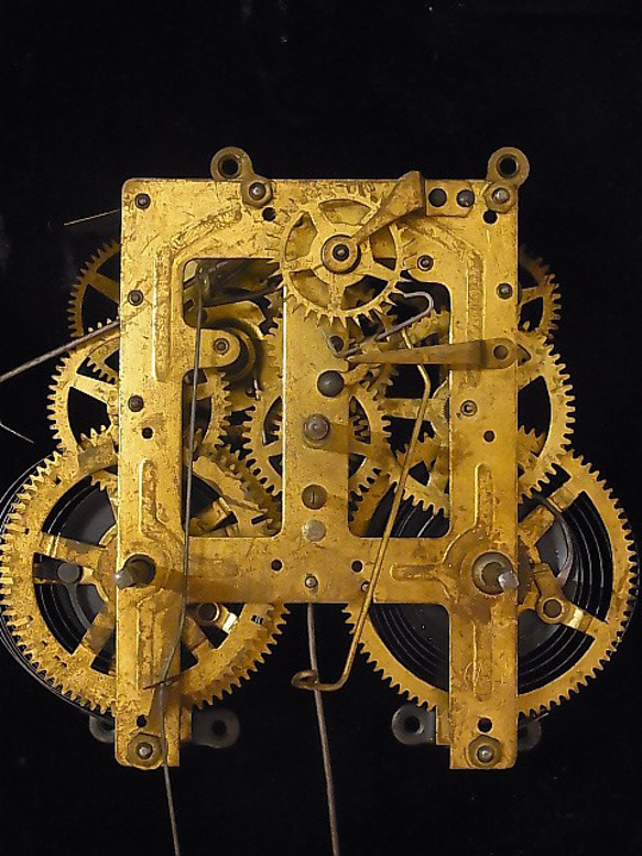 本物志向。戦前に製造された、柱時計の機械です。h -145 1枚目の画像