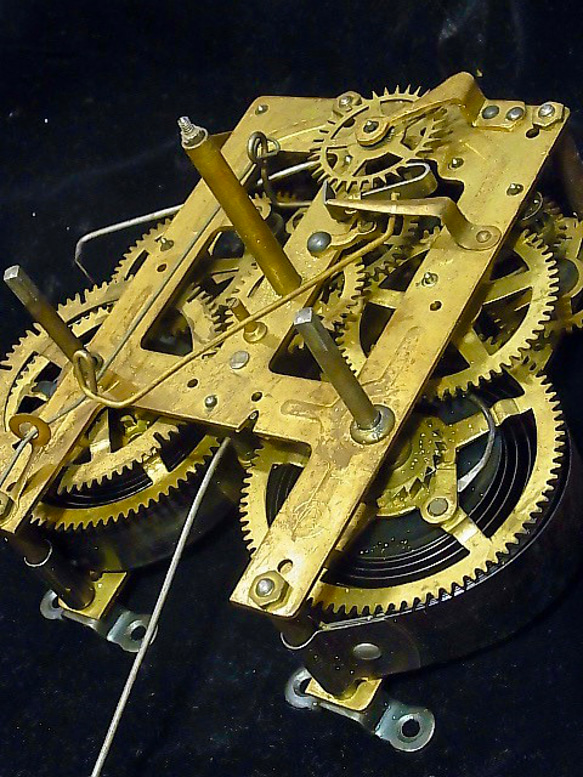 本物志向。戦前に製造された、柱時計の機械です。h -145 2枚目の画像