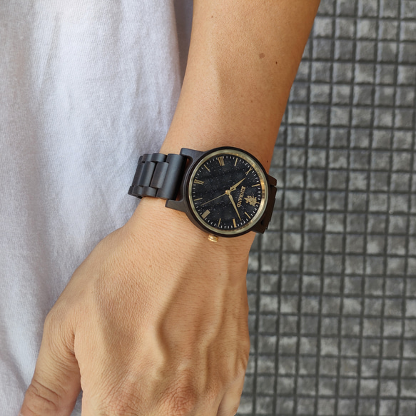 【木製腕時計】EINBAND Reise『夜空の文字盤』ブルーサンドストーン × SandalWood 【40mm】 5枚目の画像