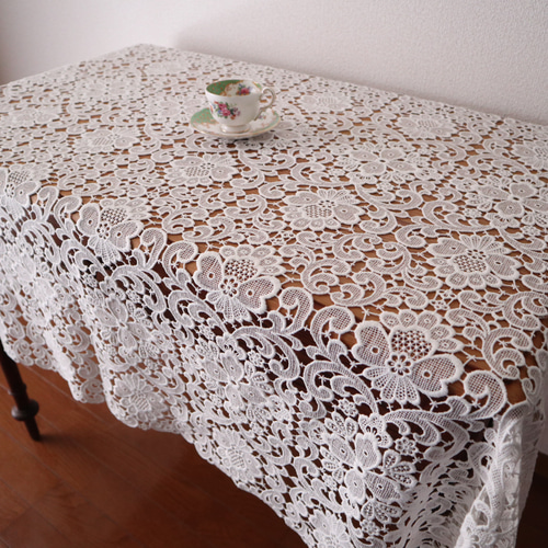 プラウエン レーステーブルクロス 約32cm ドイツのヴィンテージ/大判 華やかなプラウエンレース テーブル