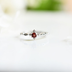 人生の羅針盤アイオライトor実りの象徴ガーネットのリング ピンキーリング　重ね付けにも～9月/1月誕生石 7枚目の画像