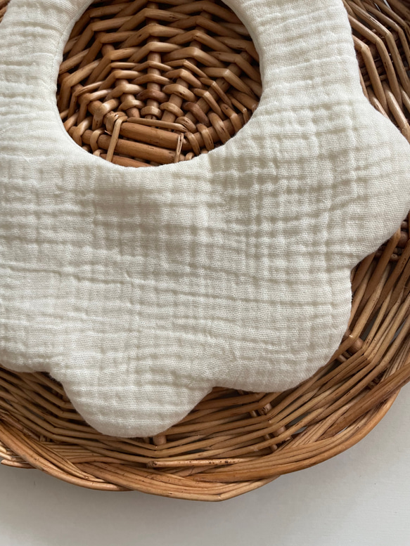 ふんわりダブルガーゼのぽこぽこスタイ/もくもく型 10枚目の画像