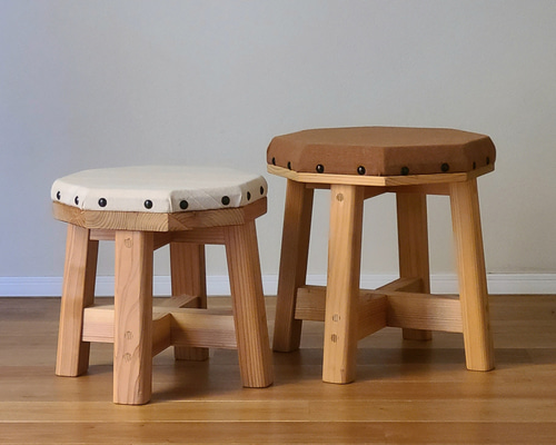 美品　イタリア　木製スツール　オーク材　子供椅子　花台　踏み台　ビンテージ 美品 イタリア 木製スツール オーク材 子供椅子 花台 踏み台