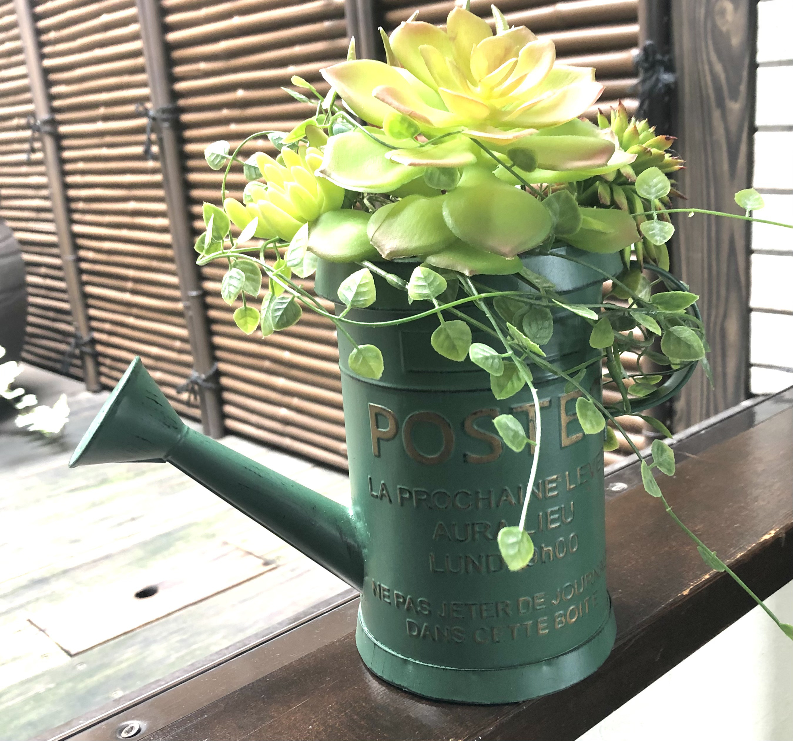 ボタニカルなおしゃれジョウロ