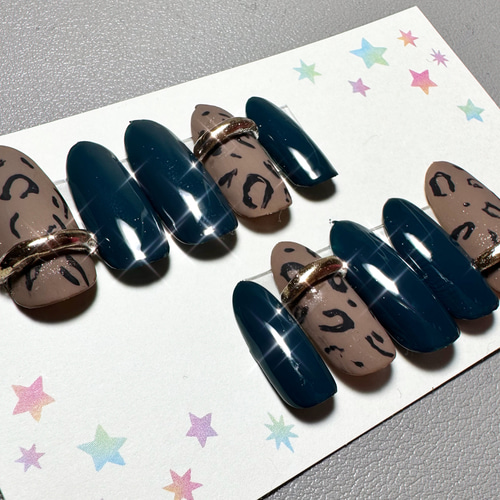 モスグリーン レオパード柄 秋ネイル ネイルチップ マット 冬ネイル