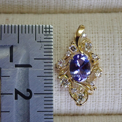 限定！一点物 タンザナイト カービング K18 イエローゴールド ペンダント 完全手作り一点物 タンザナイト 1カラットアップ ペンダント