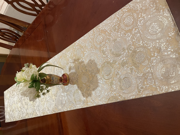 豪華刺繍の袋帯で作った正絹テーブルランナー　帯リメイク1662 1枚目の画像