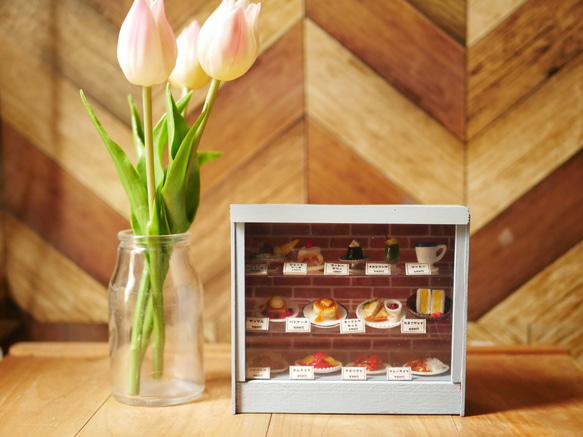 微型咖啡廳展示櫃和食品樣品套裝 第12張的照片