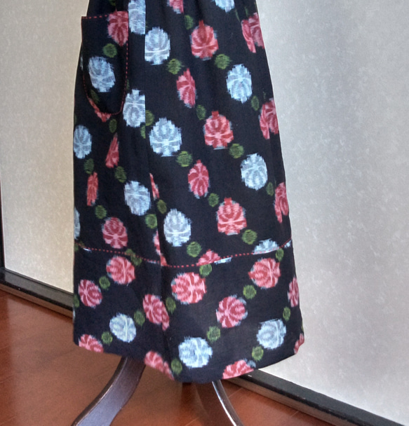 着物リメイク♪ストール付：花模様の久留米絣で作った可愛いスカート：８０ｃｍ丈 3枚目の画像