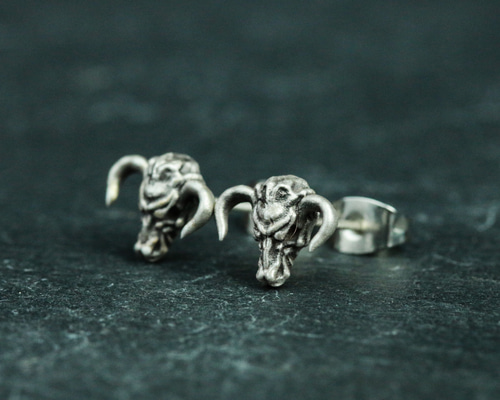 『PATOU』スカルプテッド スタッド ピアス Patou パトゥ スカルプテッド スタッド ピアス (PATOU/ピアス