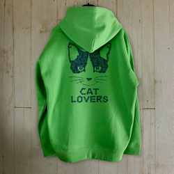 ネコの気持ちが分かるかも？CAT LOVERS / プルオーバーパーカー / GREEN 1枚目の画像