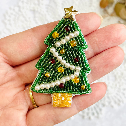 再制作】クリスマスツリーのビーズ刺繍ブローチ ブローチ Little