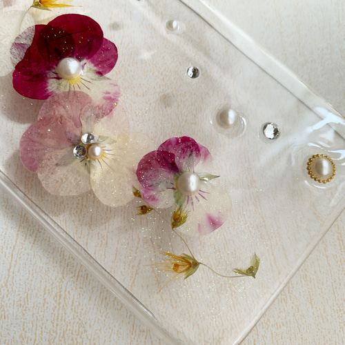 ビオラの押し花のiphoneケース❣️ スマホケース・カバー