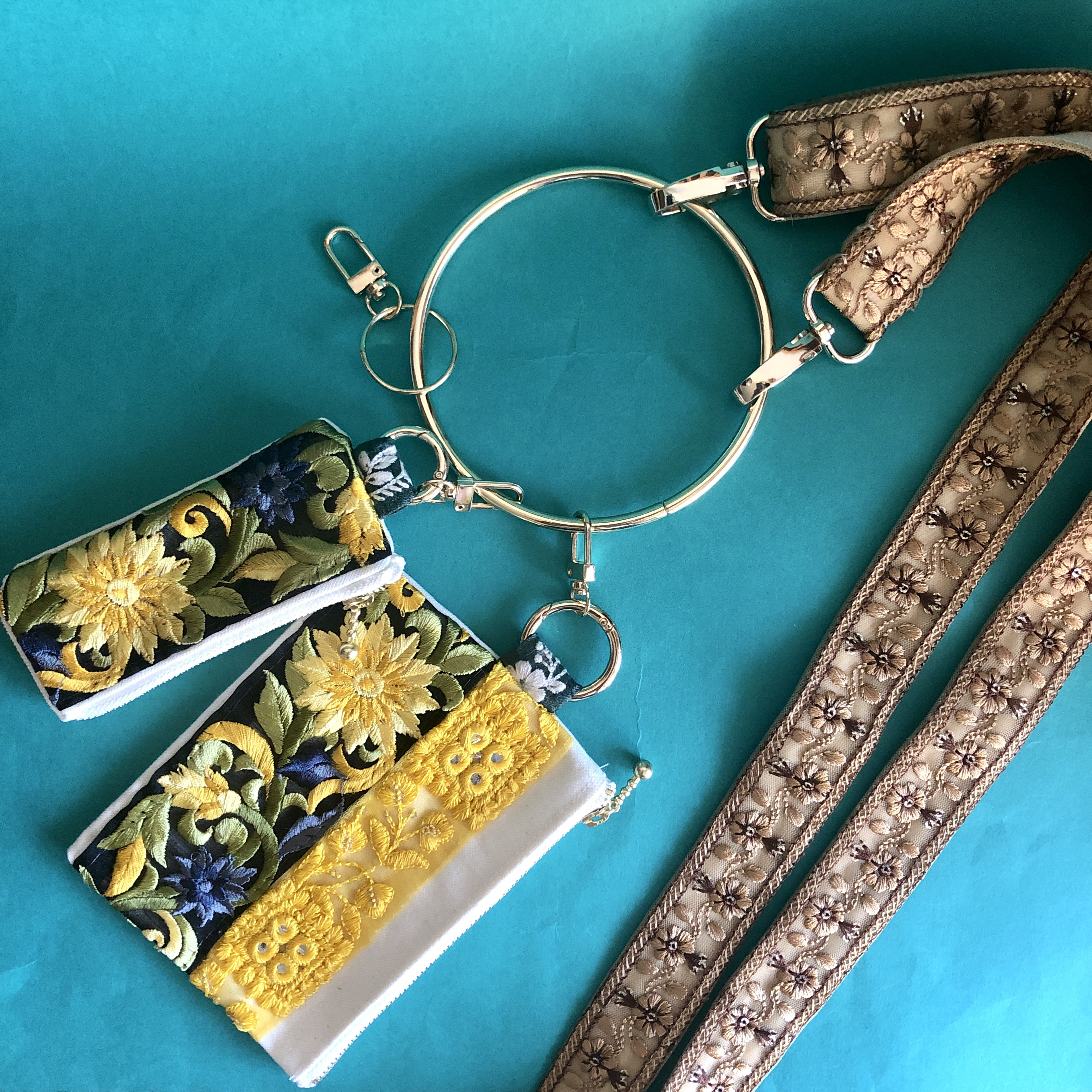 リングショルダーバッグ キーケース ポーチ 長さ調整可能ストラップ付き ショルダーにも手提げにも単品使いも可能