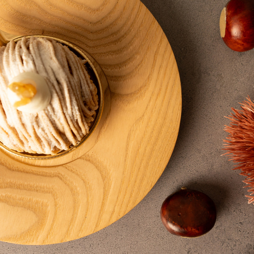 新品・未使用　1点物　樹齢35年の栗(クリ)の木で作ったデザイナーズの木皿 百年木材 栗の木で作ったモンブランのお皿 中皿 百年木材 通販