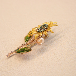 ひまわりの花ブローチ丨銅糸かぎ針編み 6枚目の画像