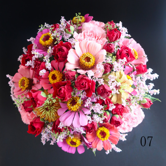 【生花】季節のフラワーアレンジメント ￥3,800【贈られる方のイメージで制作】 7枚目の画像