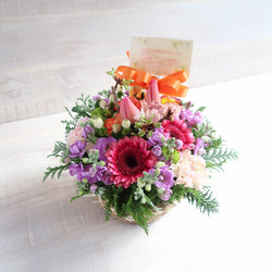 【生花】季節のフラワーアレンジメント ￥3,800【贈られる方のイメージで制作】 9枚目の画像