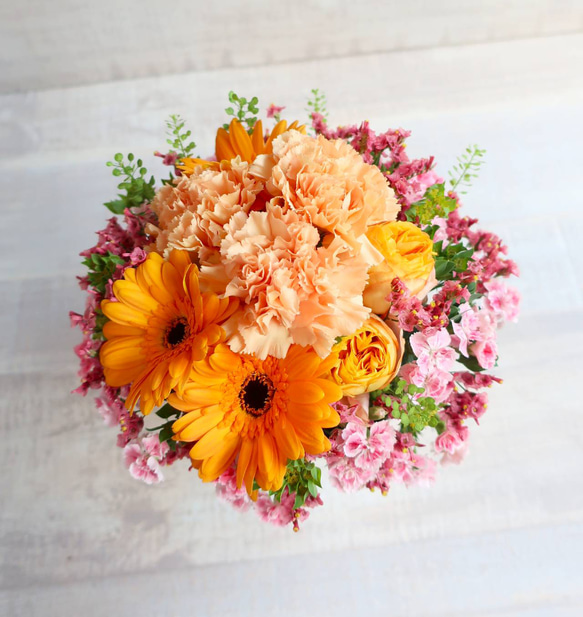 【生花】季節のフラワーアレンジメント ￥3,800【贈られる方のイメージで制作】 5枚目の画像