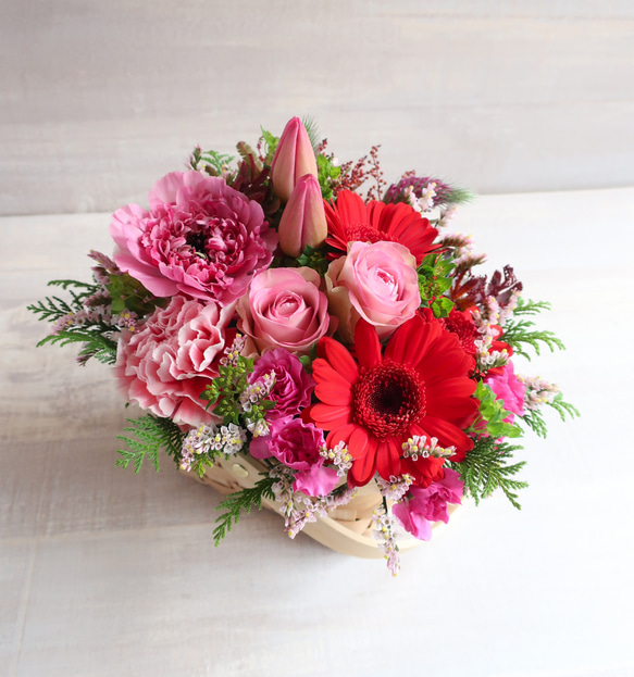 【生花】季節のフラワーアレンジメント ￥3,800【贈られる方のイメージで制作】 3枚目の画像