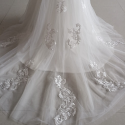 憧れのドレス オフホワイトウエディングドレス マーメイド 華やかなトレーン 結婚式/披露宴 4枚目の画像
