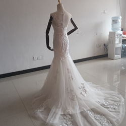 憧れのドレス オフホワイトウエディングドレス マーメイド 華やかなトレーン 結婚式/披露宴 6枚目の画像