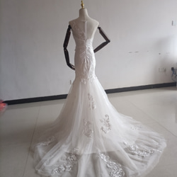 憧れのドレス オフホワイトウエディングドレス マーメイド 華やかなトレーン 結婚式/披露宴 3枚目の画像